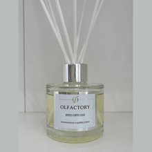 Load image into Gallery viewer, Reed Diffuser - Olfactory Candles