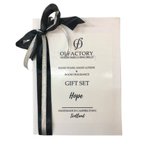 Load image into Gallery viewer, MERRY CHRISTMAS GIFT BOX - Olfactory Candles